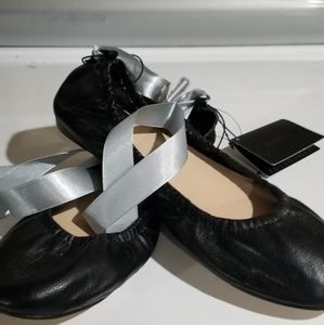 Forever 21 black ballet flat with ribbons